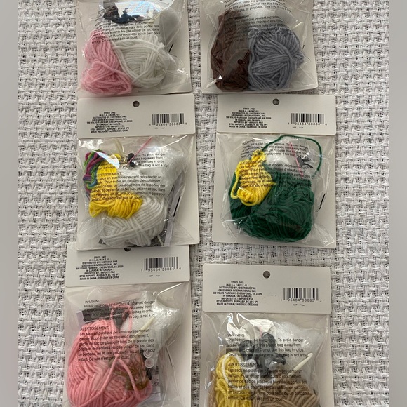 🆕🧶 CRAFTER’S SQUARE ANIMAL CROCHET KIT BUNDLE! NEW FACTORY SEALED. 6 DESIGNS! - Picture 3 of 9